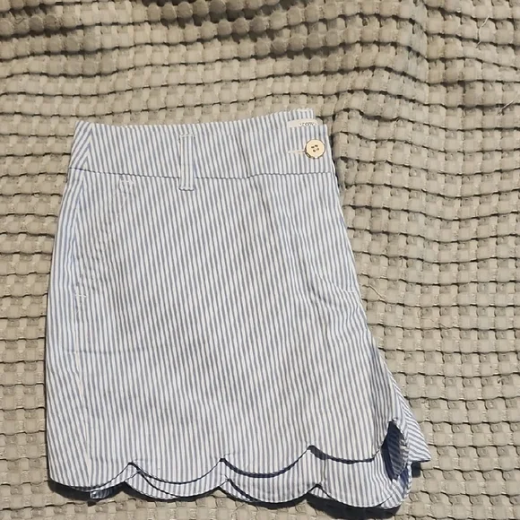Crown & Ivy White and Blue Striped Scallop Shorts Size 14 Shelby - Picture 5 of 6